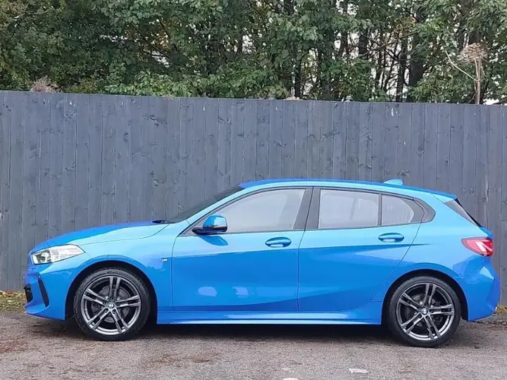 BMW 1 Series 2023 photo 4
