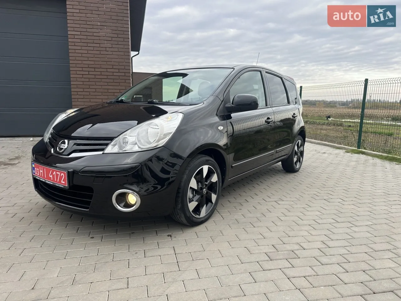 Nissan Note 2012 photo 3