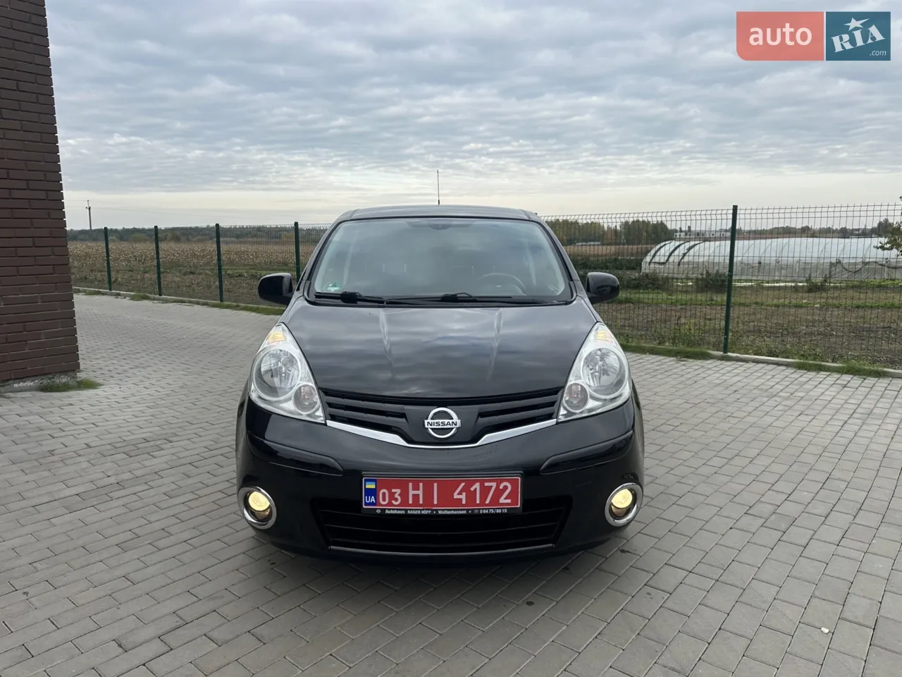 Nissan Note 2012 photo 2