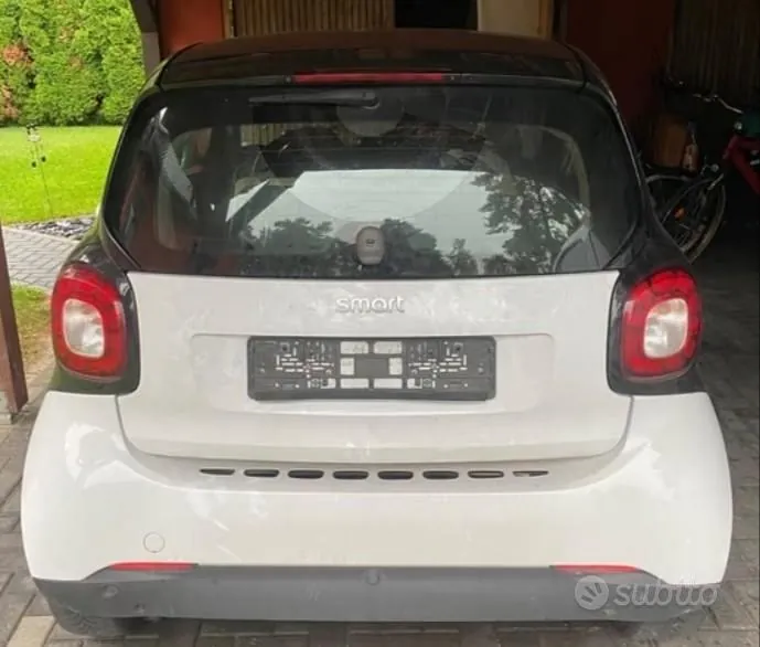 Smart Fortwo 2019 photo 2