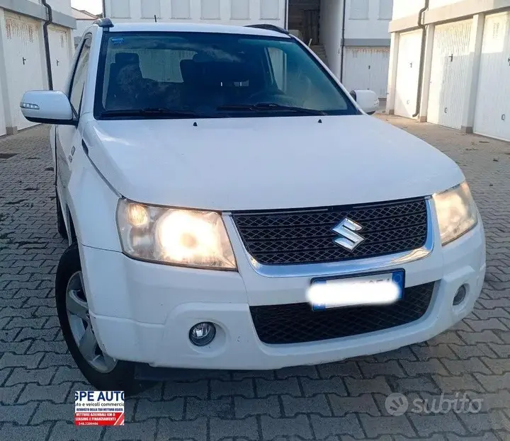 Suzuki Grand Vitara 2010 photo 2