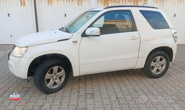 Suzuki Grand Vitara 2010 photo 4
