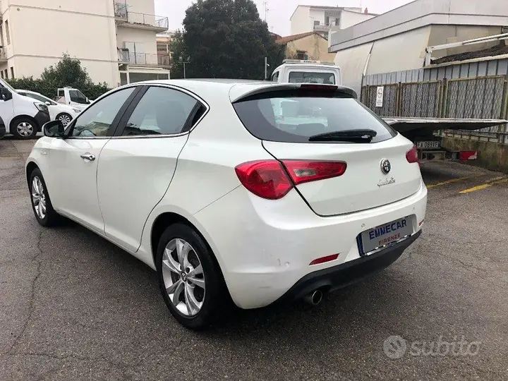 Alfa Romeo Giulietta 2013 photo 4