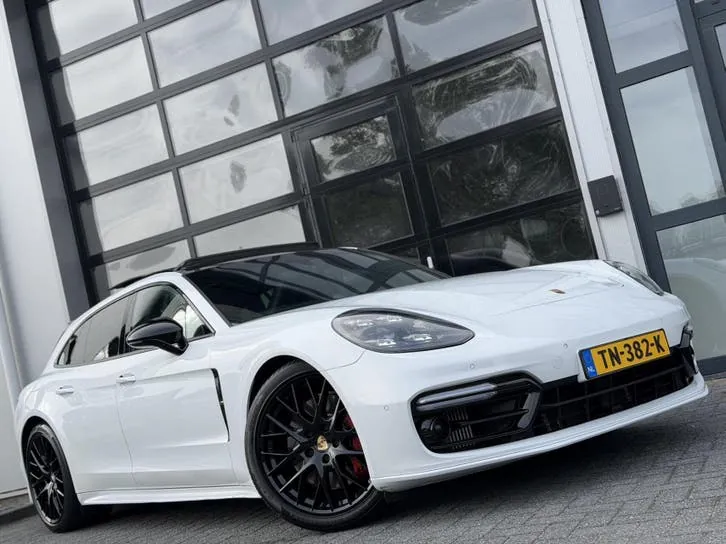 Porsche Panamera 2018 photo 2