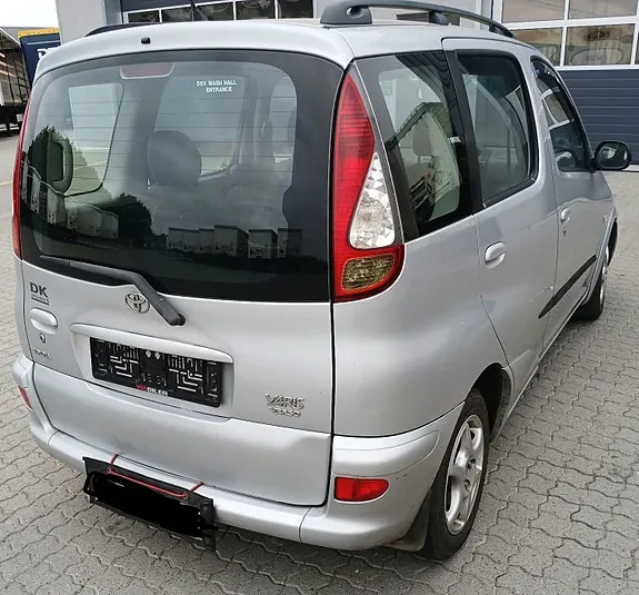 Toyota Yaris 2005 photo 4