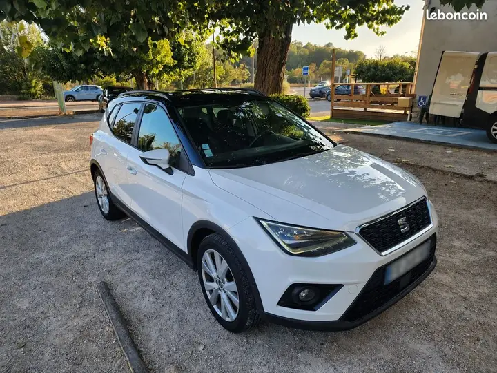 Seat Arona