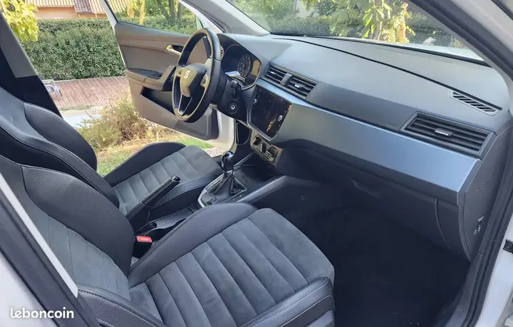 Seat Arona 2019 photo 4