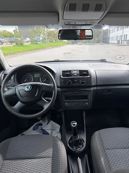 Skoda Fabia 2010 photo 4