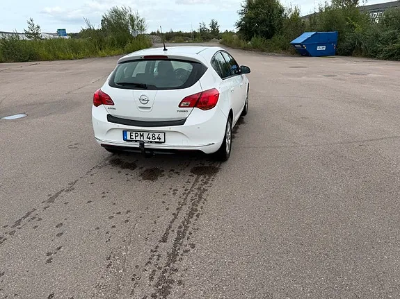 Opel Astra 2015 photo 2