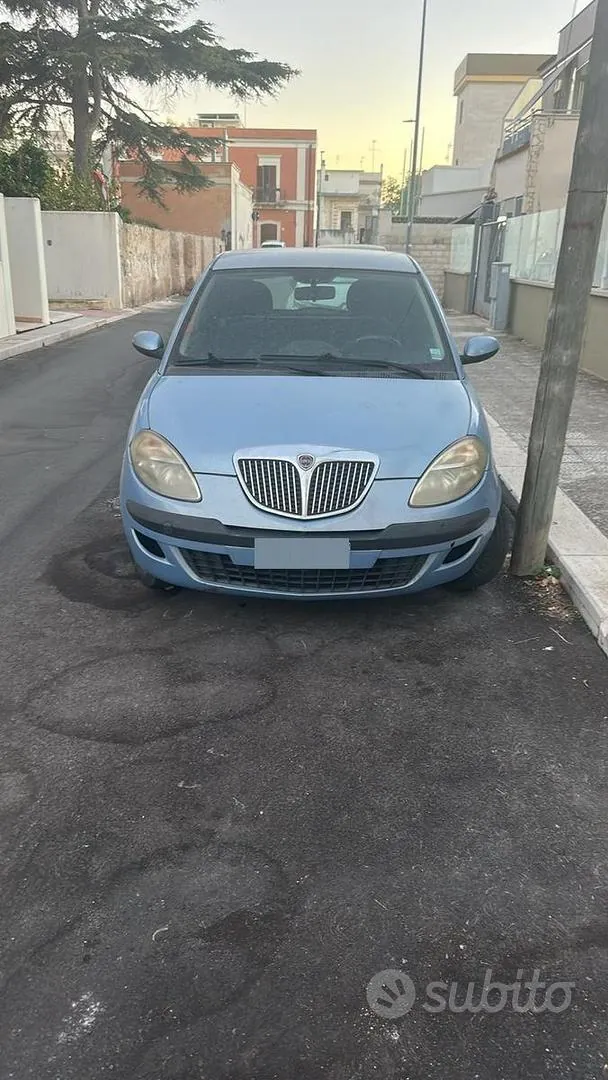 Lancia Ypsilon