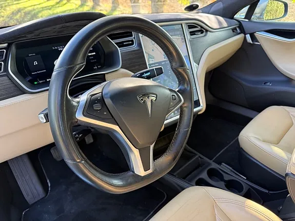 Tesla Model S 2015 photo 5