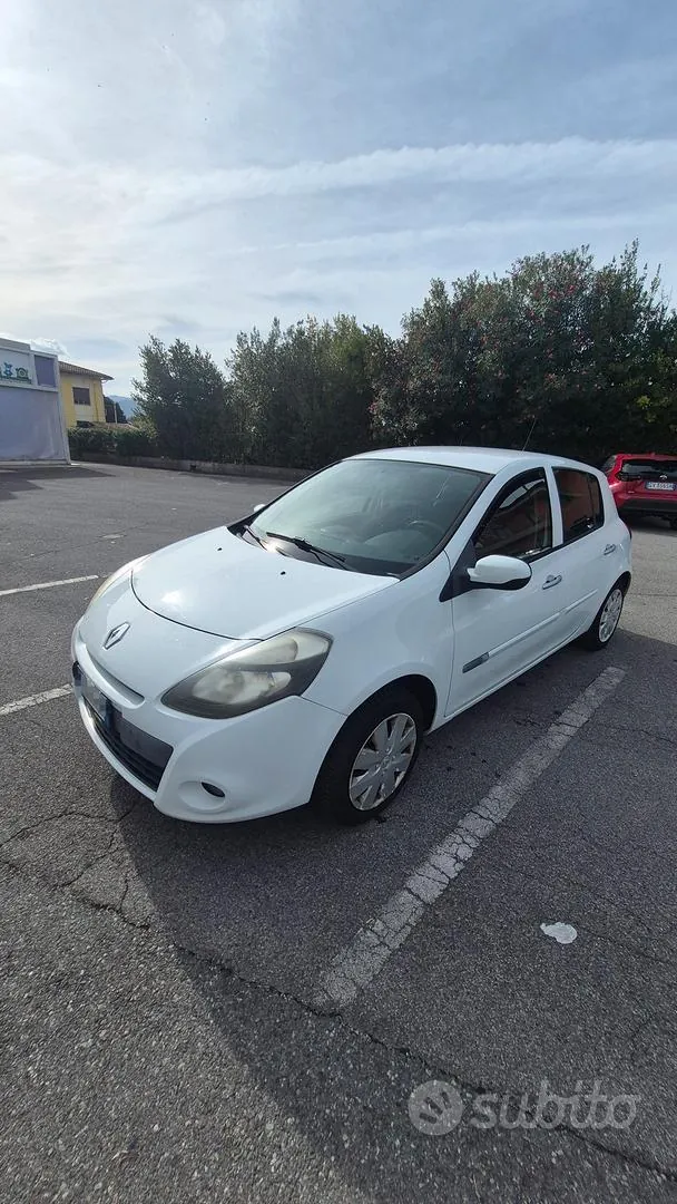 Renault Clio 2011 photo 3