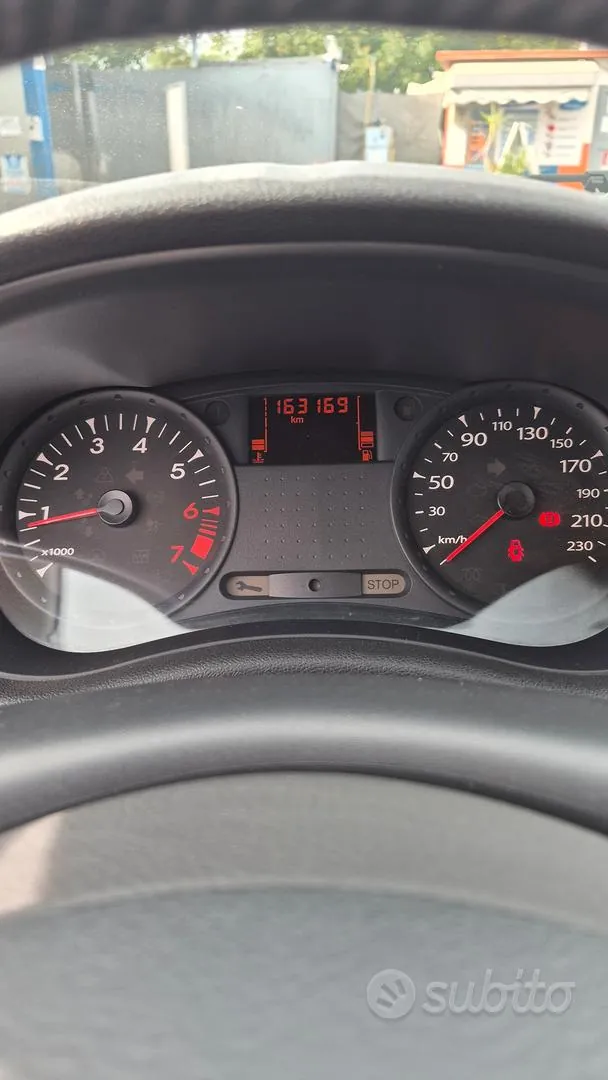 Renault Clio 2011 photo 4