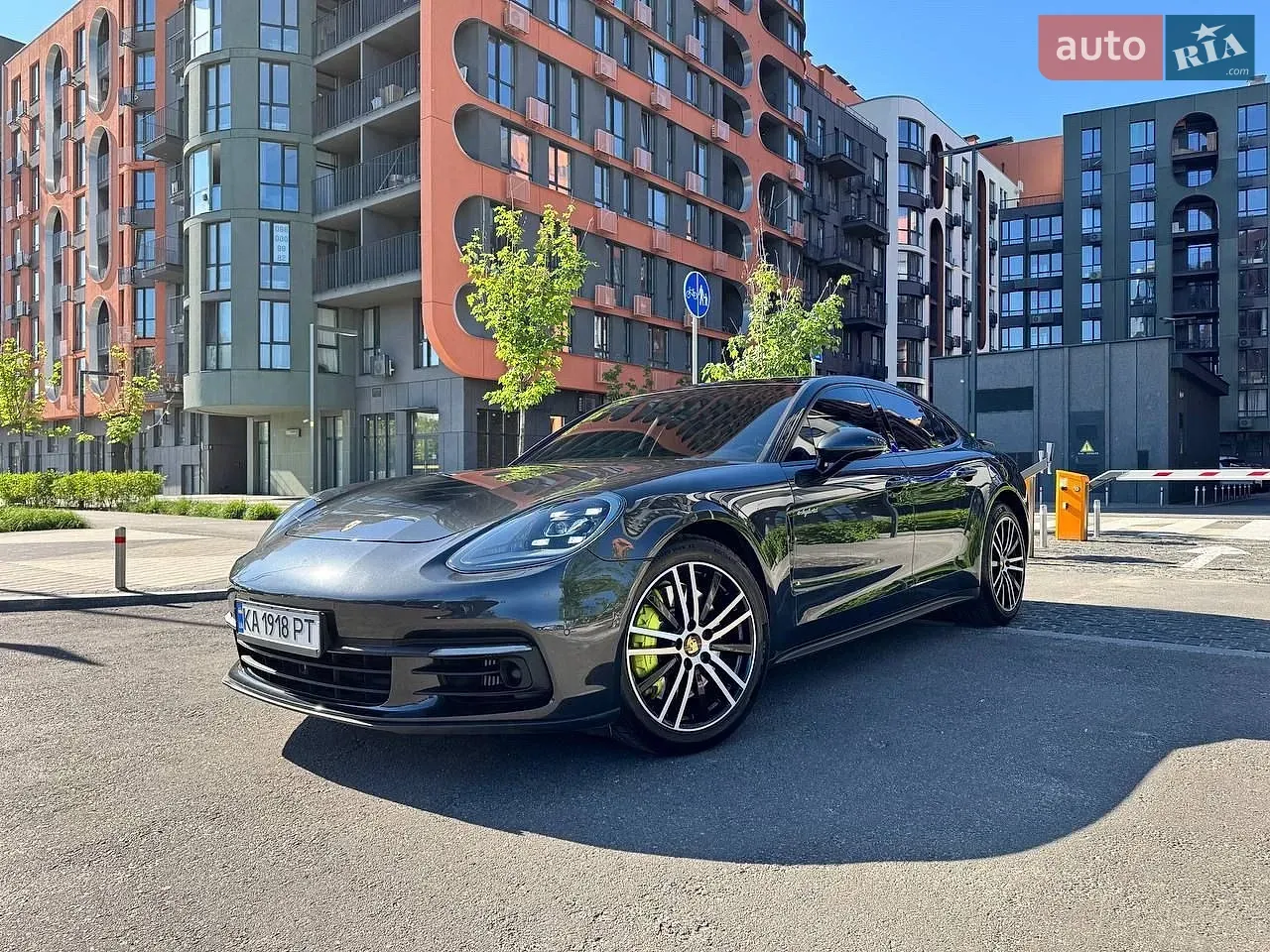 Porsche Panamera 2018 photo 3