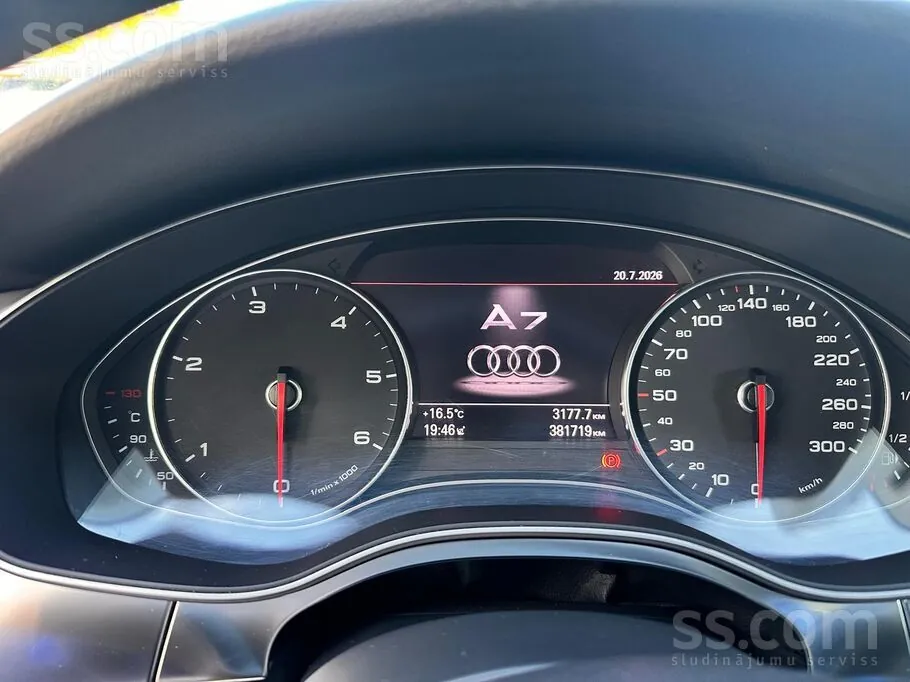 Audi A7 2011 photo 2