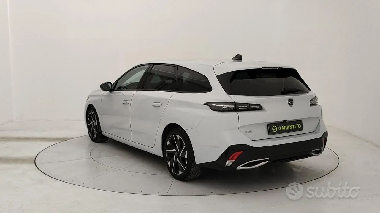 Peugeot 308 2023 photo 3