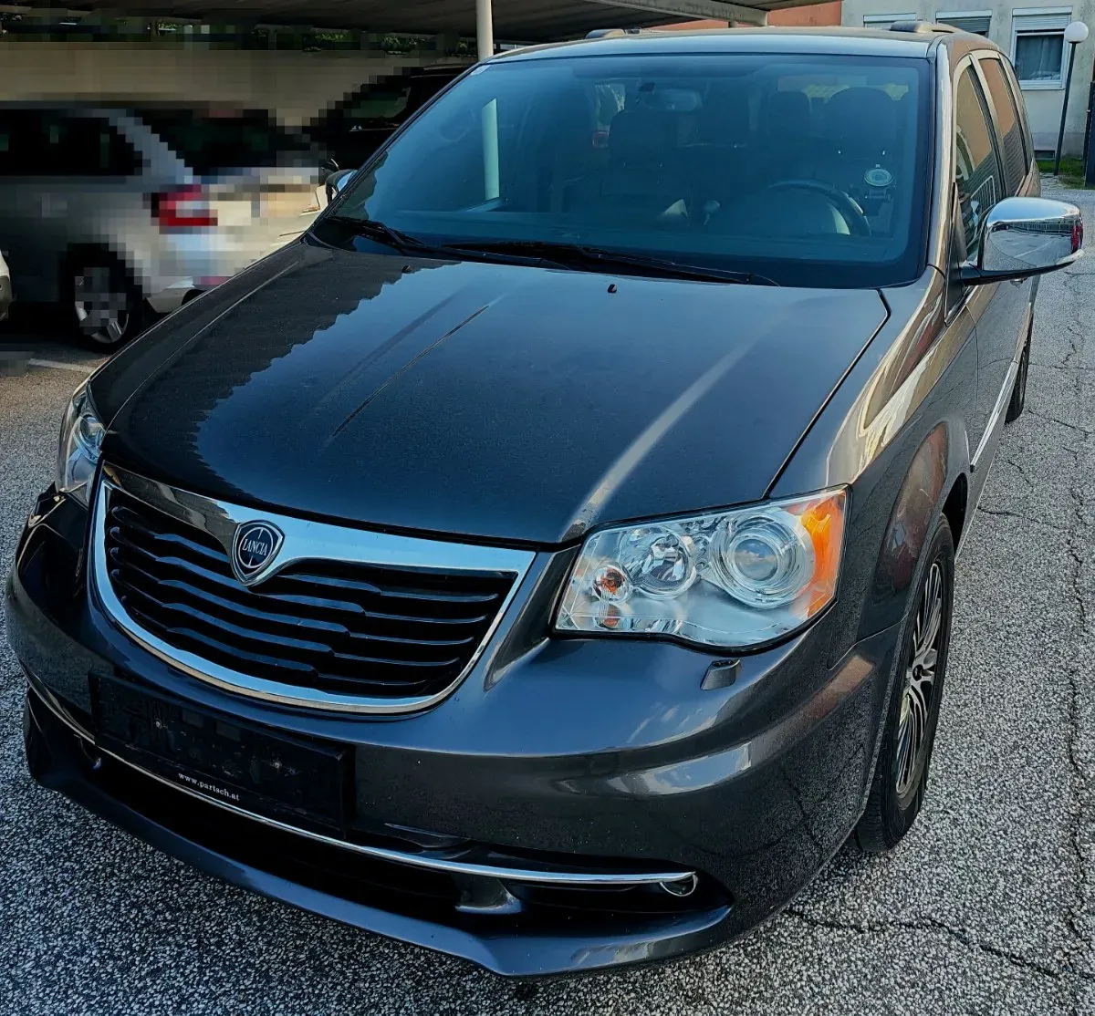 Lancia Voyager 2014 photo 3