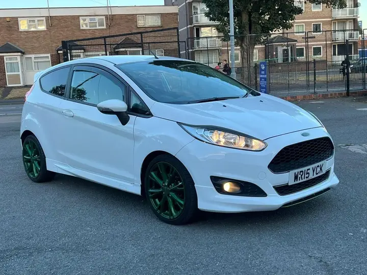 Ford Fiesta 2015 photo 5