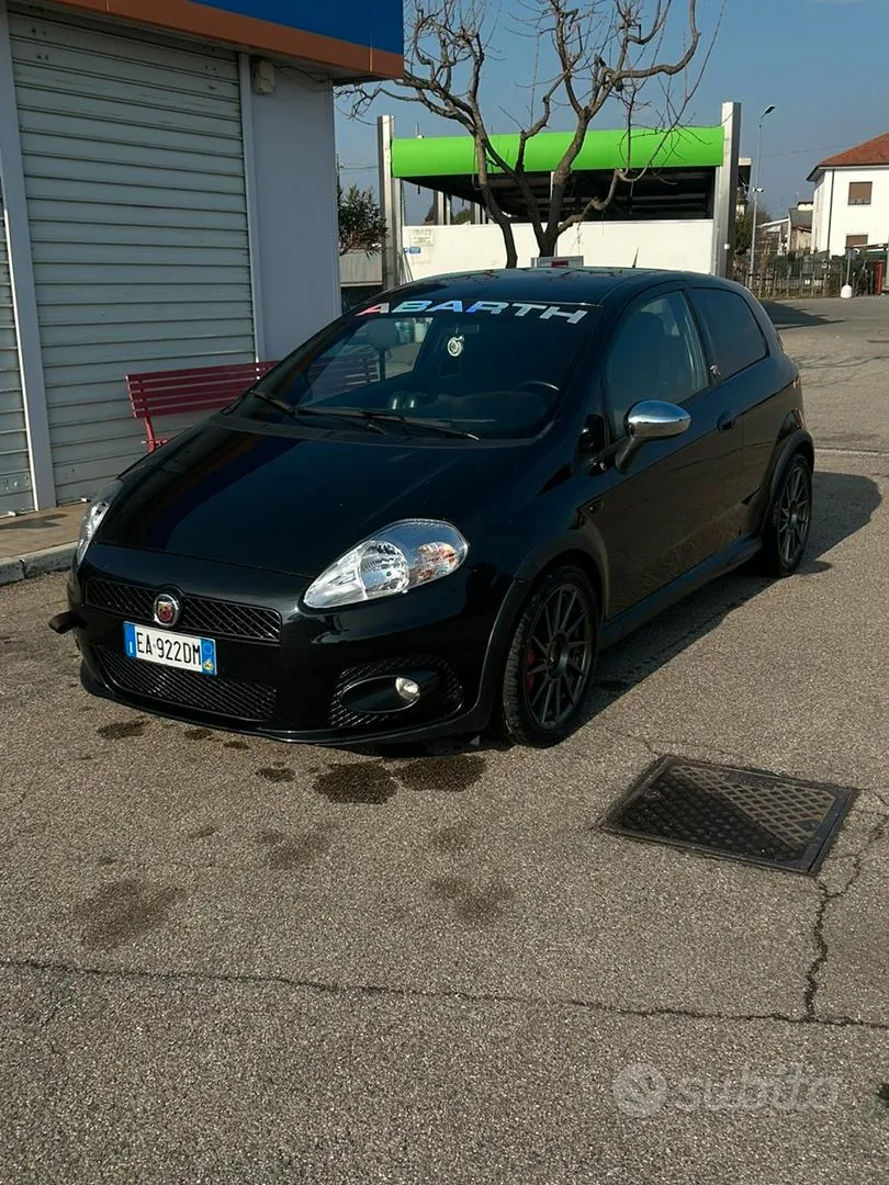 Abarth Grande Punto 2010 photo 3