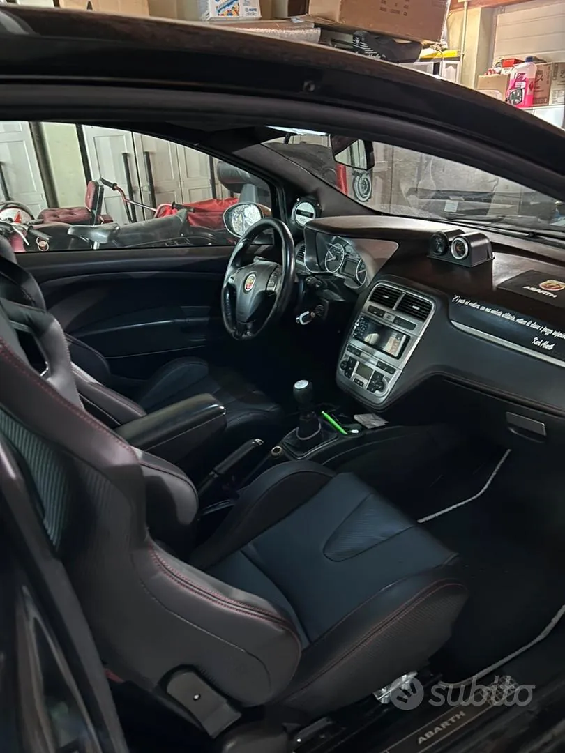 Abarth Grande Punto 2010 photo 4