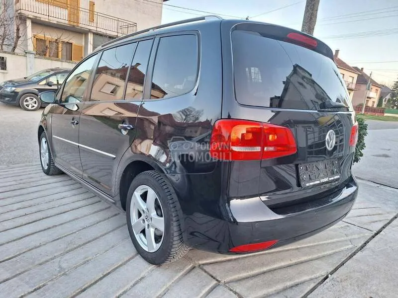 Volkswagen Touran 2012 photo 3