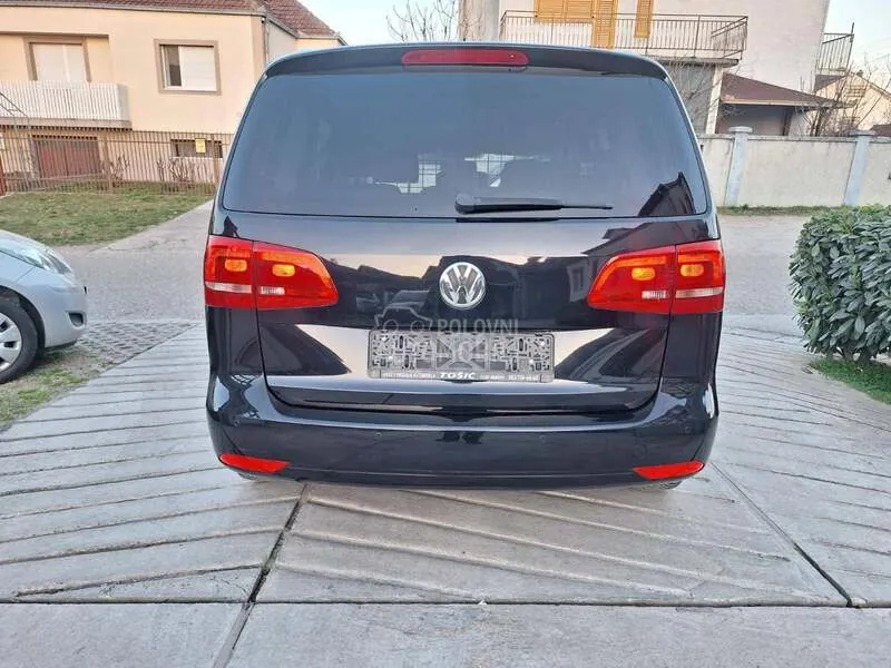 Volkswagen Touran 2012 photo 4