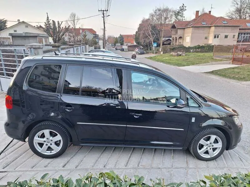 Volkswagen Touran 2012 photo 5