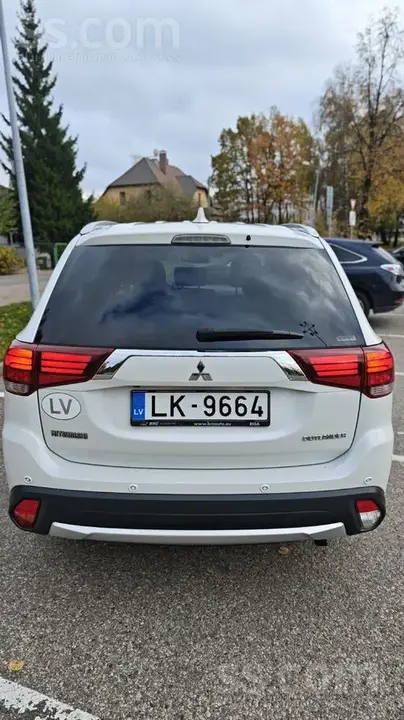 Mitsubishi Outlander 2018 photo 4
