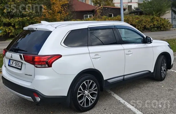 Mitsubishi Outlander 2018 photo 3
