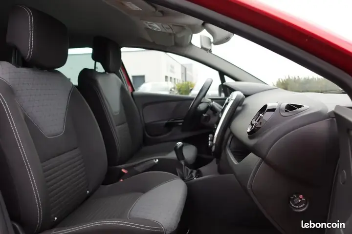 Renault Clio 2014 photo 3