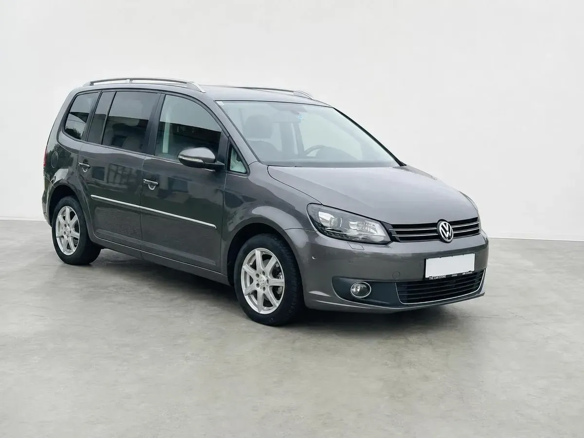 Volkswagen Touran 2013 photo 2