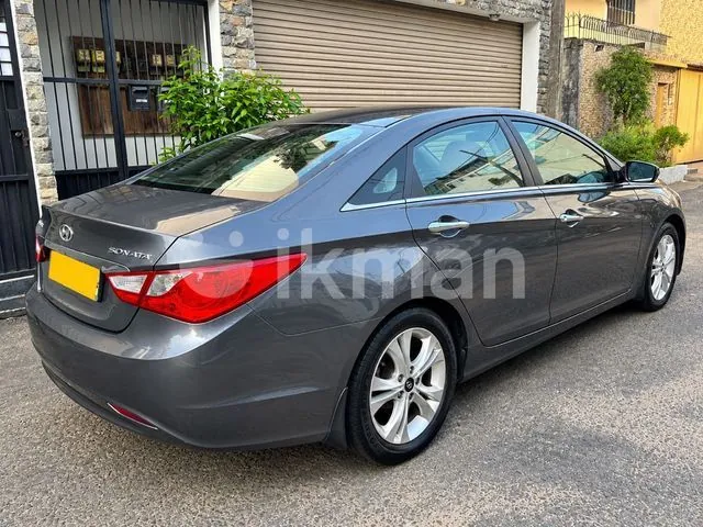 Hyundai Sonata 2012 photo 2