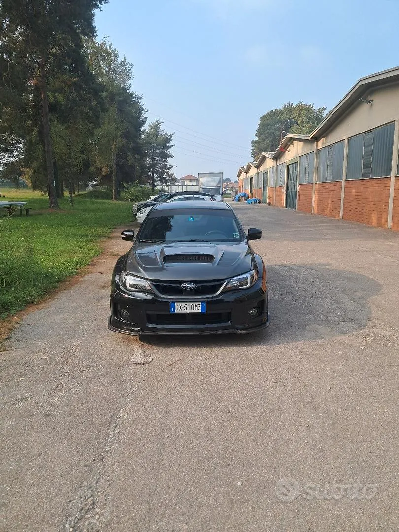 Subaru Wrx Sti 2011 photo 2