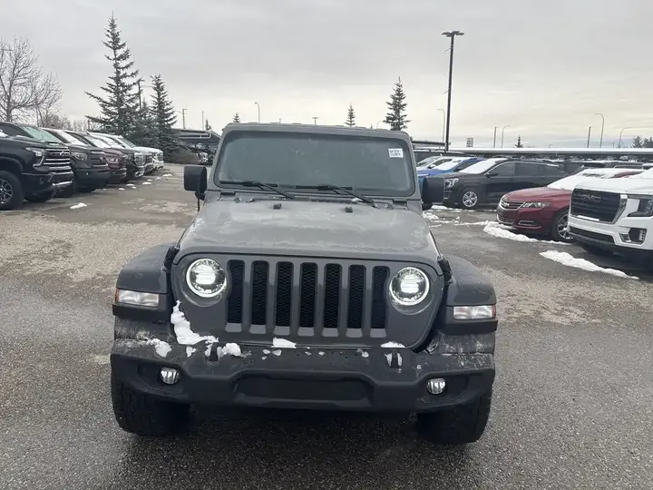Jeep Wrangler 2023 photo 2