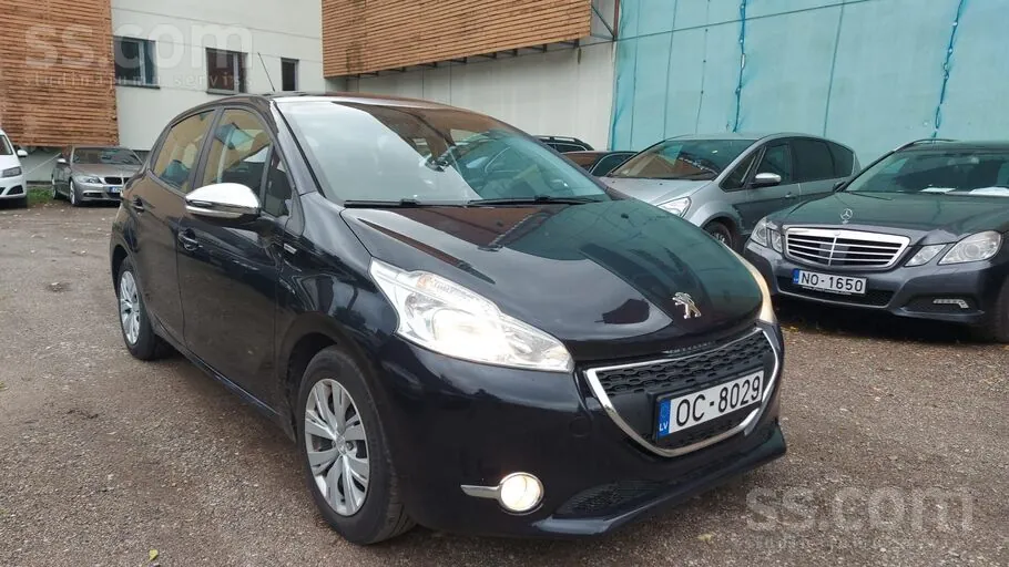 Peugeot 208 2013 photo 3