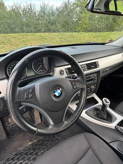 BMW 318D 2012 photo 5