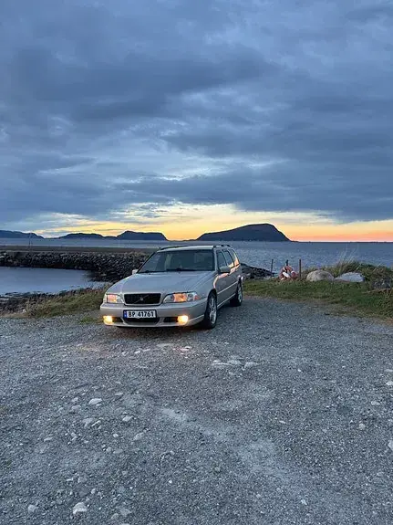 Volvo V70 2000 photo 2
