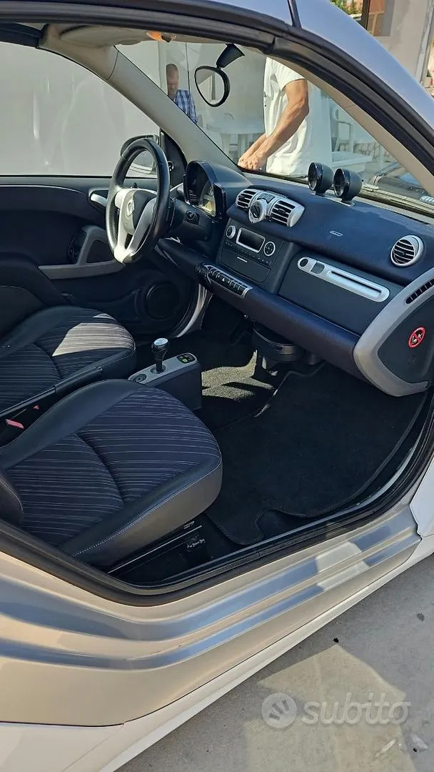 Smart Fortwo 2011 photo 5