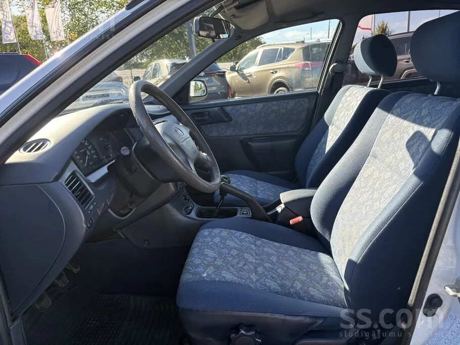 Toyota Carina 1997 photo 5
