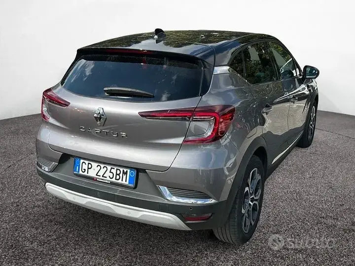 Renault Captur 2023 photo 3
