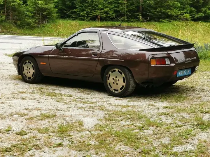 Porsche 928 1981 photo 2