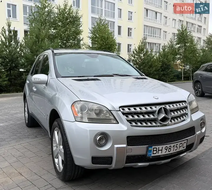 Mercedes-Benz M-Class 2005 photo 2