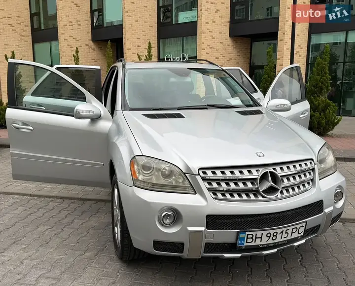 Mercedes-Benz M-Class 2005 photo 4