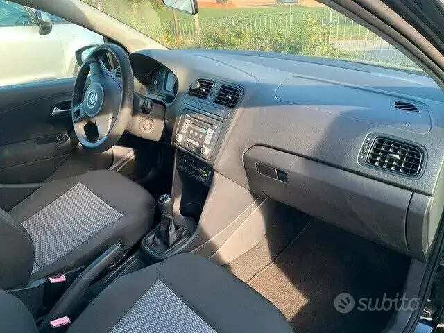 Volkswagen Polo 2012 photo 2