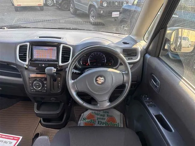Suzuki Solio 2013 photo 2
