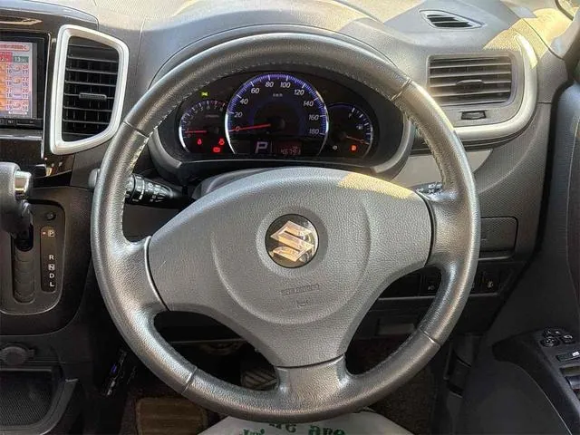 Suzuki Solio 2013 photo 3