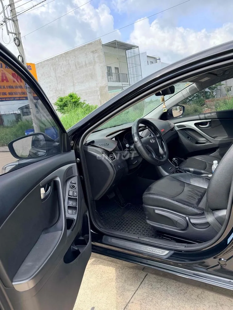 Hyundai Elantra 2015 photo 2