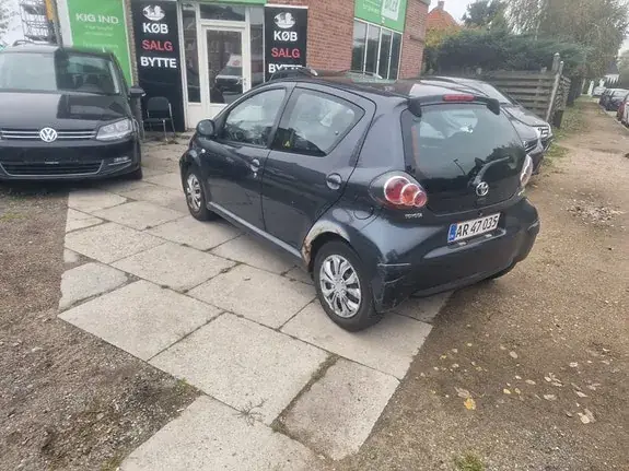 Toyota Aygo 2011 photo 5
