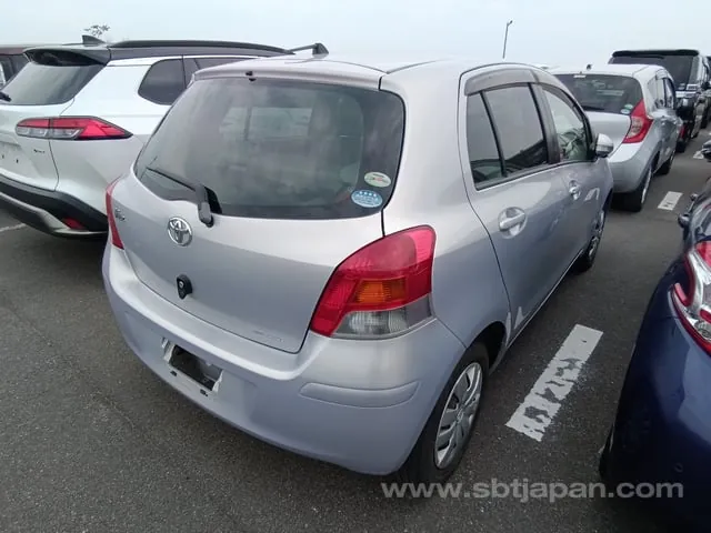 Toyota Vitz F 2009 photo 4