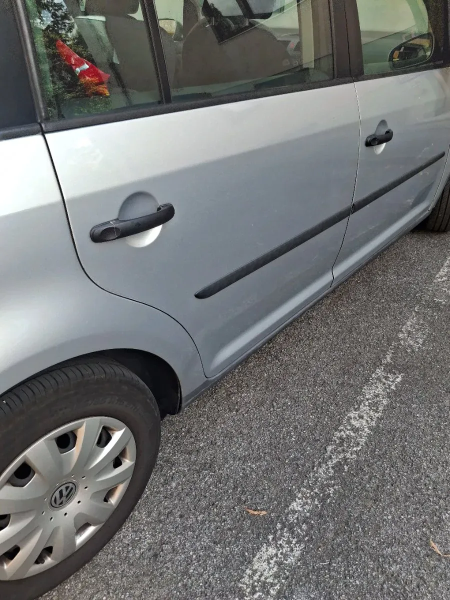 Volkswagen Touran 2008 photo 2